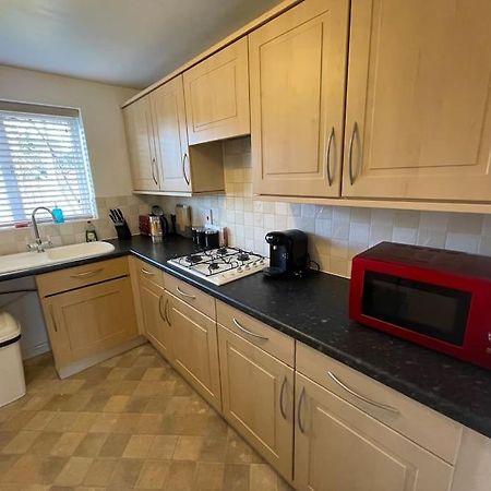 5 Holborn Spacious Home Redhill  外观 照片